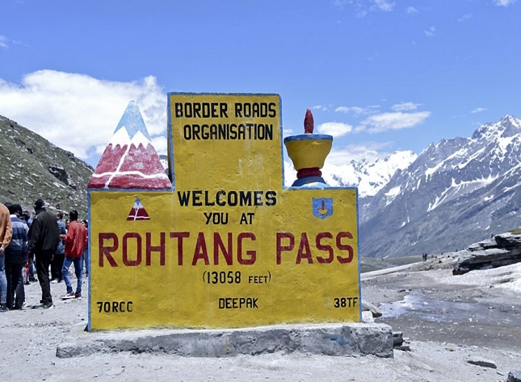 enjoy various kinds of adventure activities at rohtang pass