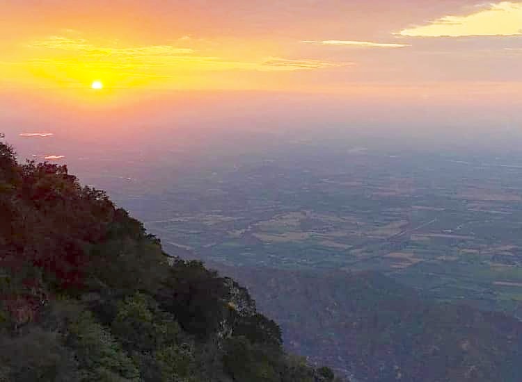 Mount Abu sunset point in Hill station