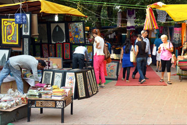 Dilli Haat and 6 other art and craft markets in India to shop and eat