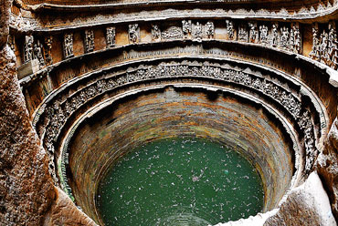 Rani Ki Vav, The Queen's Stepwell, UNESCO World Heritage Site, Patan,  Gujarat, India, Asia - SuperStock